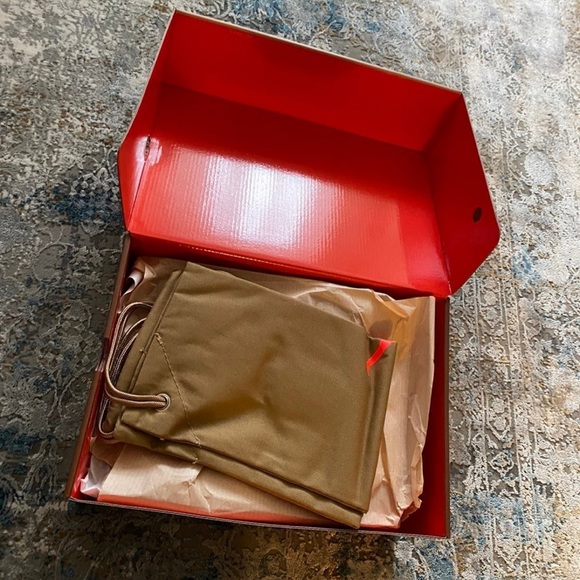 Jordan retro 6 Travis Scott Khaki - Picture 8 of 9